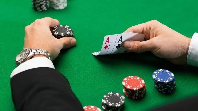 Chi tiết về luật chơi game bài xì tố cơ bản