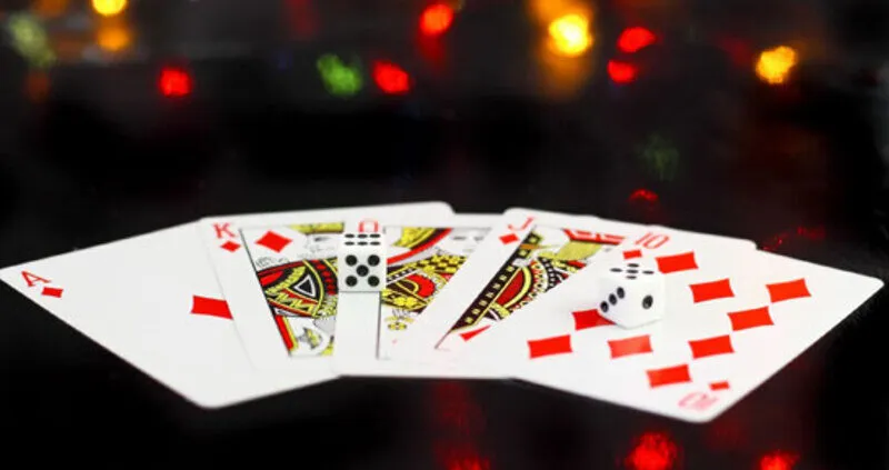 Dẫn dắt tâm lý bàn chơi trong game Xì Tố là gì?