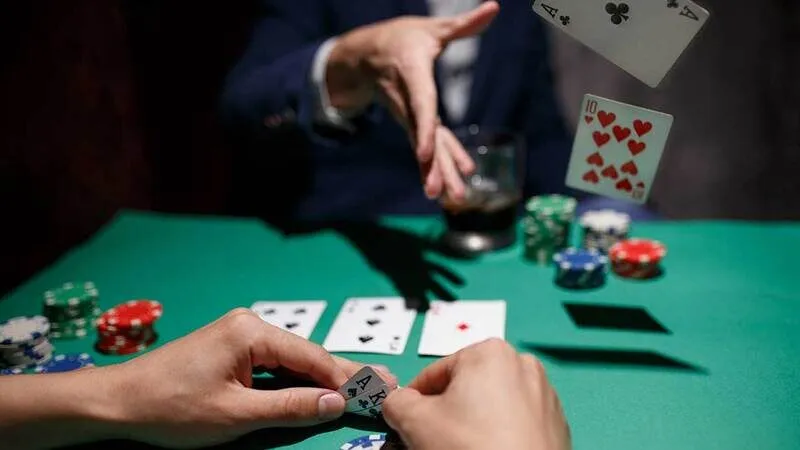 Giới thiệu về chiến thuật bỏ bài (fold)
