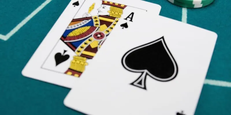 Dẫn dắt tâm lý bàn chơi trong game Xì Tố là gì?